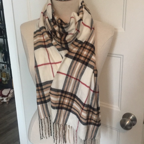 3/30$ 🌿cream beige check scarf - Picture 1 of 4